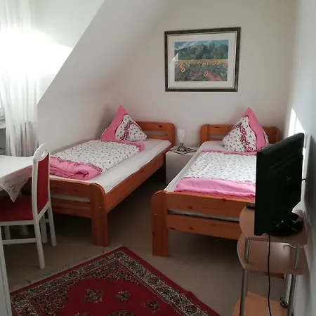 فندق مبيت وإفطار Gaestehaus Jagsttalblick