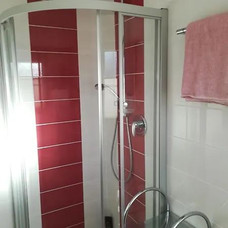 فندق مبيت وإفطار Gaestehaus Jagsttalblick *